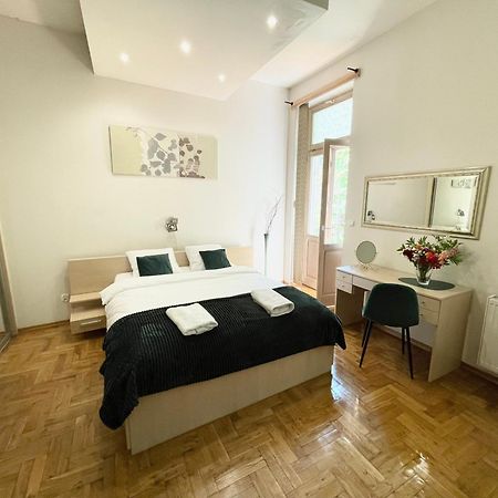 Marka Apartment 8 Krakow Bagian luar foto