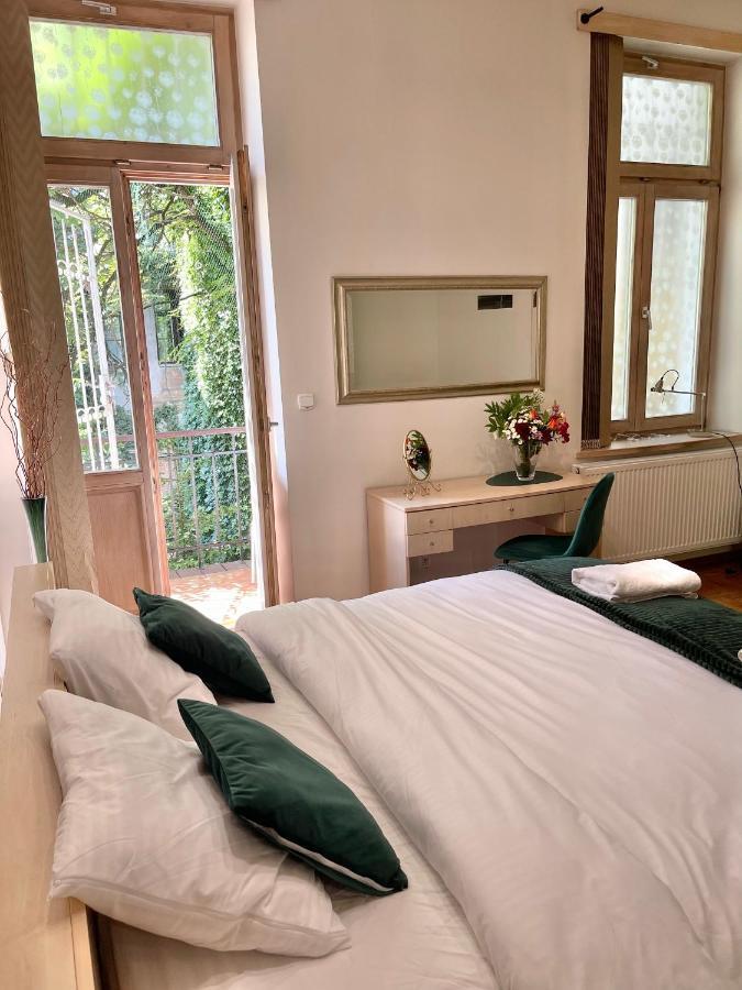 Marka Apartment 8 Krakow Bagian luar foto